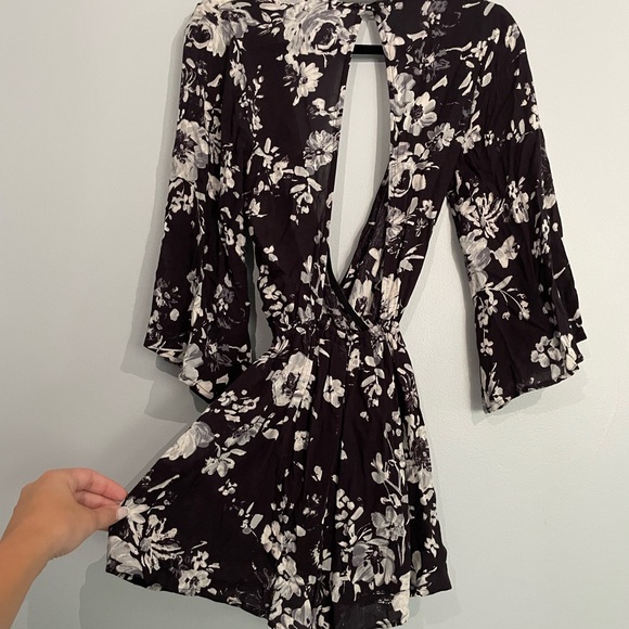 NWOT Shop M Boutique Romper - Picture 4 of 4